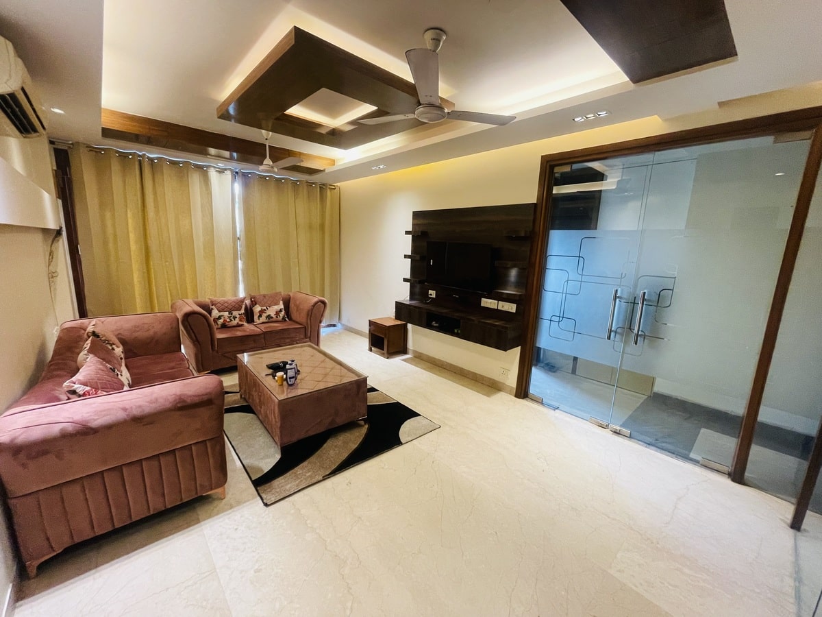 Service Apartment in Delhi