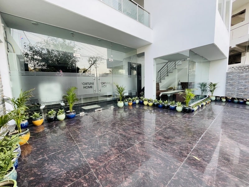 Hotel Near India Interior Expo