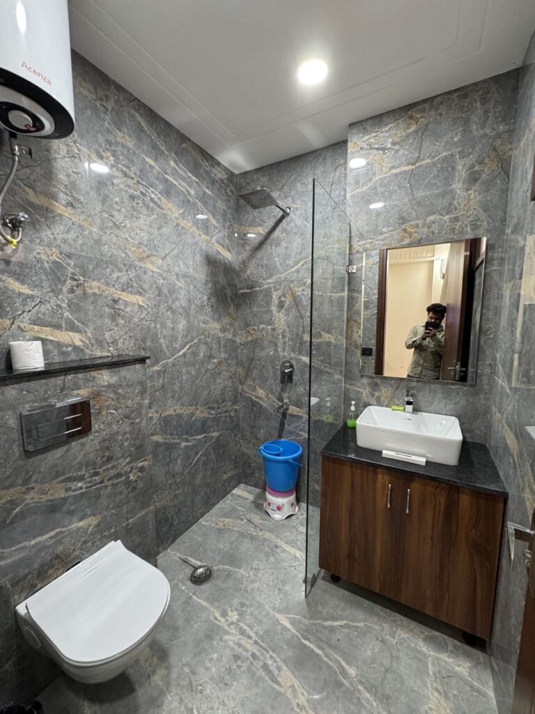 Service Apartment in Saket Washroom