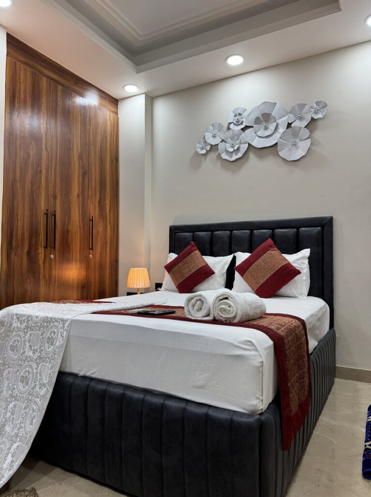Service Apartment near Saket