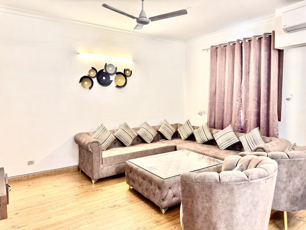 Apartment for rent in Saket