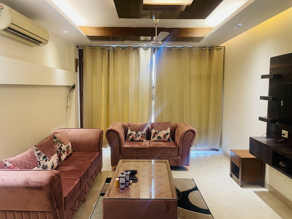 Luxury Service Aparment in Saket