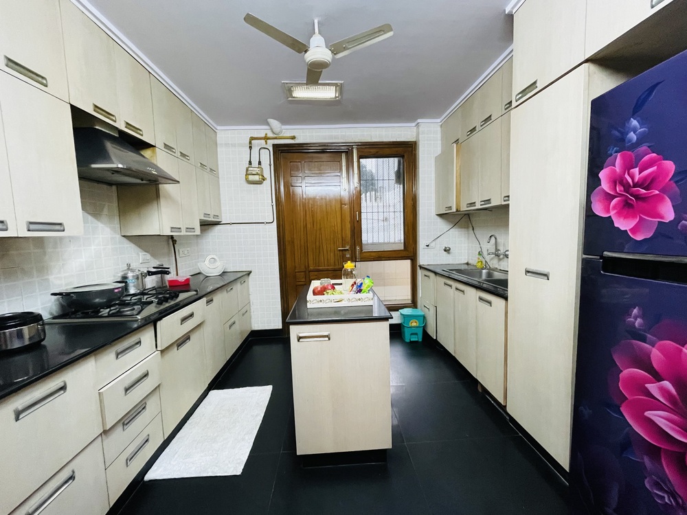 luxury service apartment in delhi