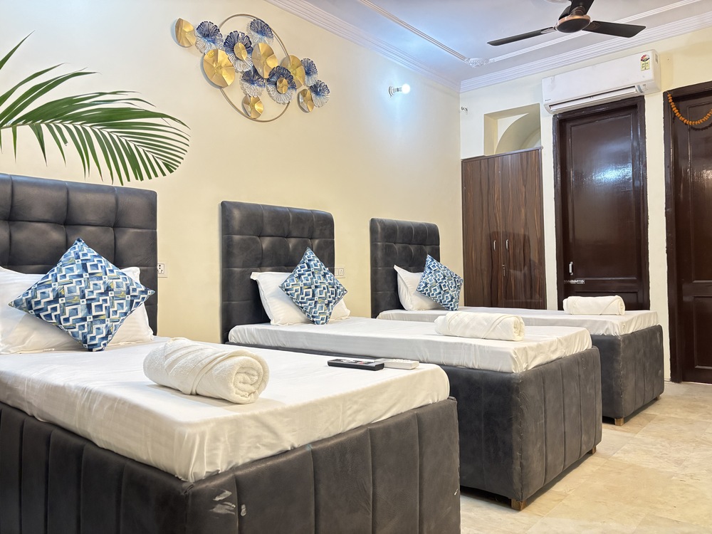 pg in ansal golf link greater noida