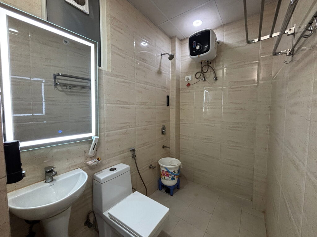 Hygienic Washroom in Noida