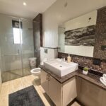 Service Apartment Clean Washroom