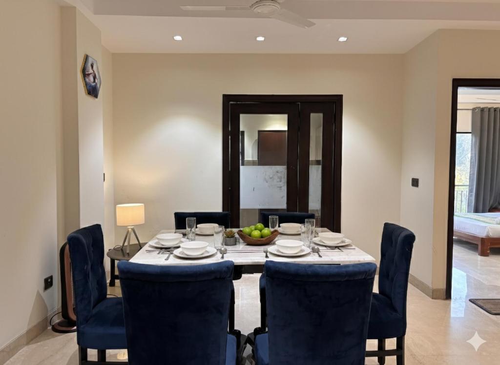 Service Apartment Dining