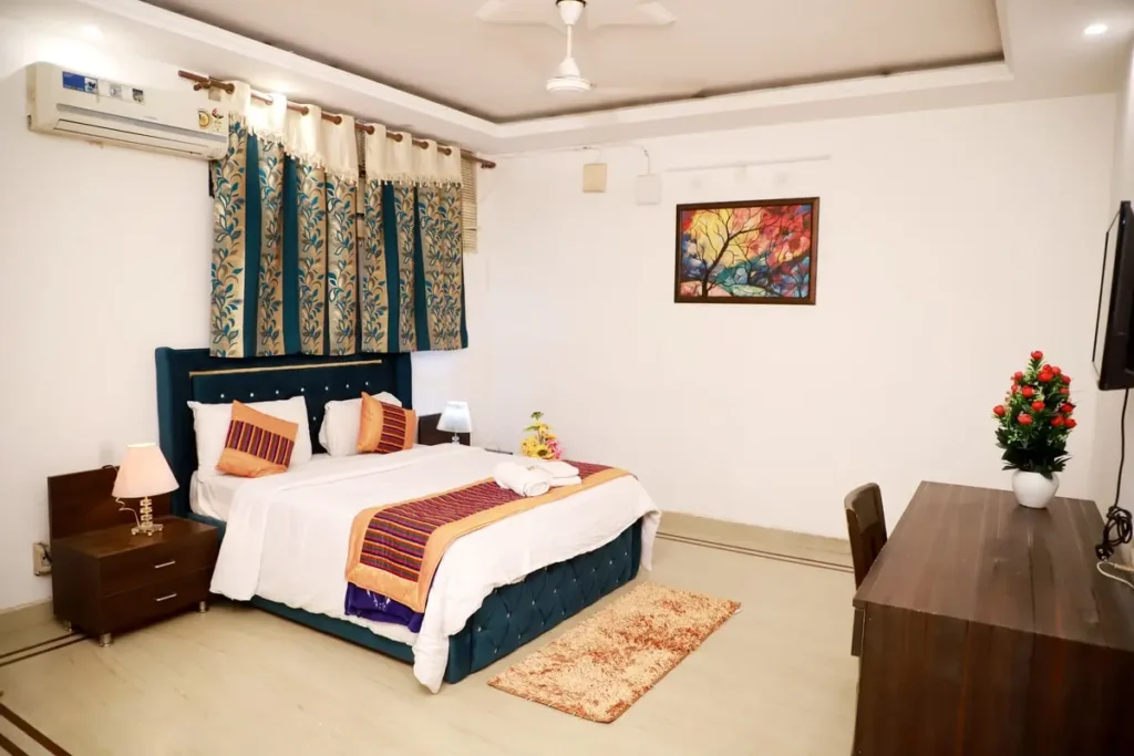 Service Apartment in Delhi