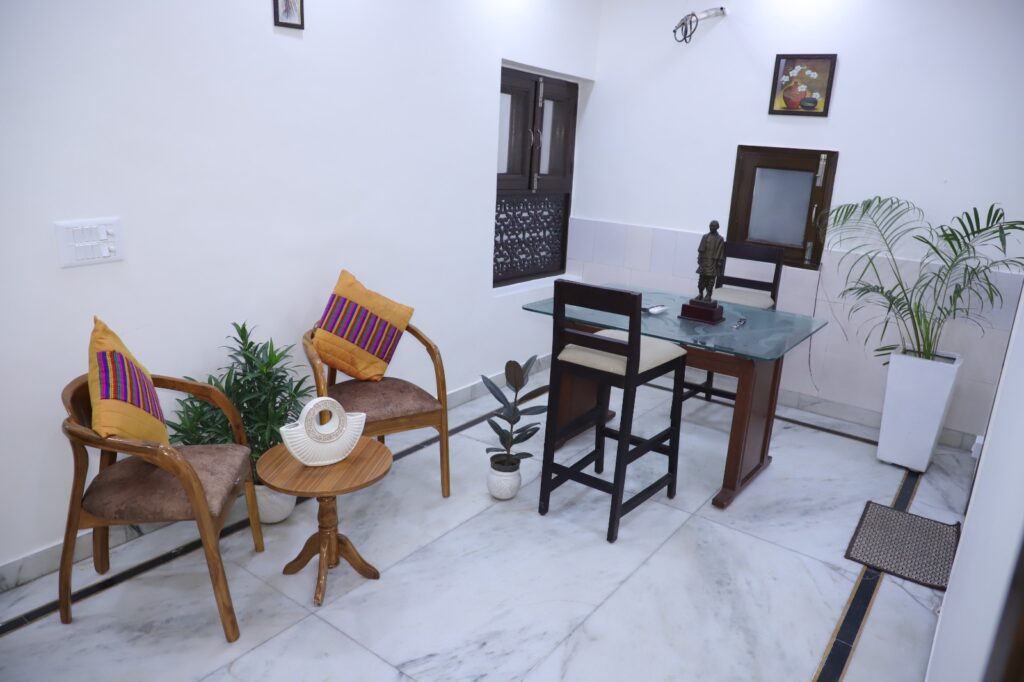 Service Apartment in Saket L Block