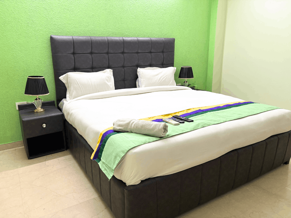 Service Apartment in Saket premium bedroom