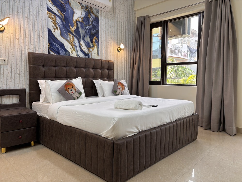 Hotel Near The Battery Show Exhibition Greater Noida