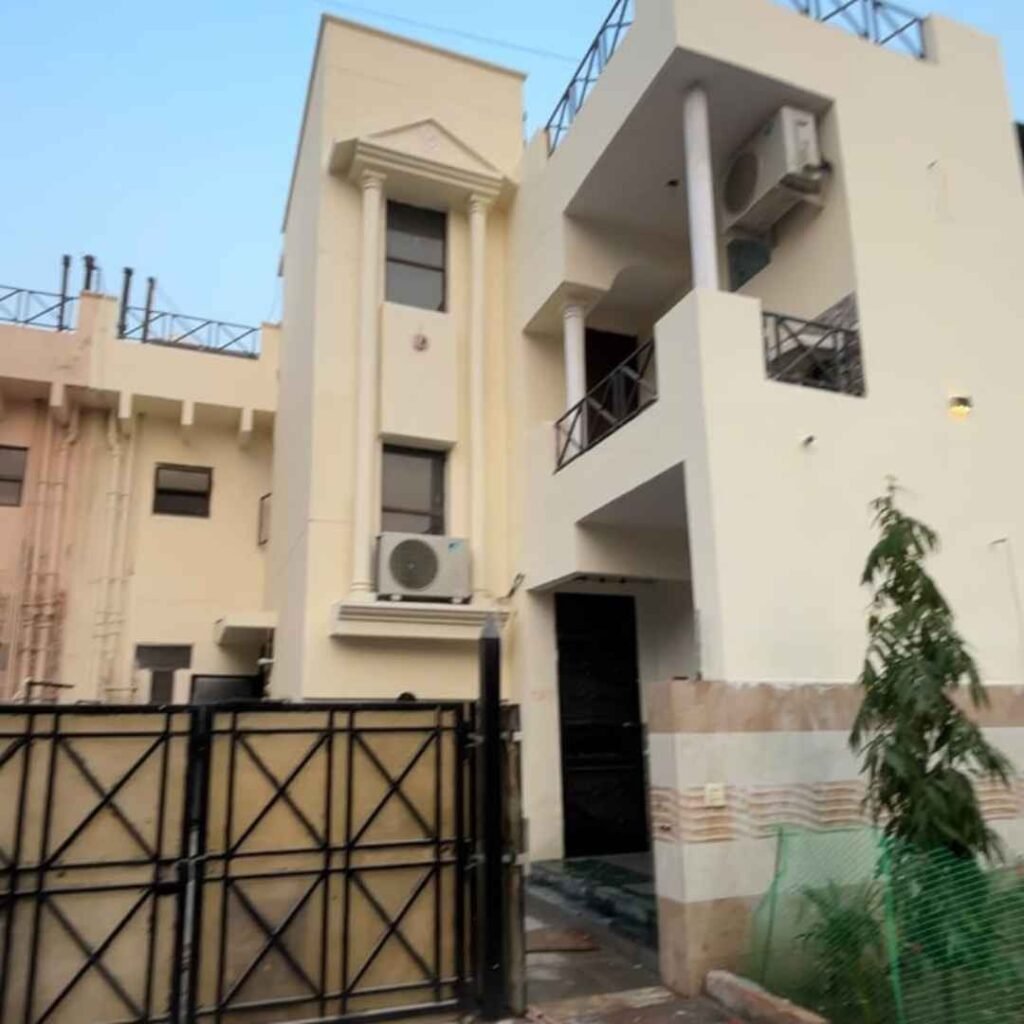 PG Near Pari Chowk, Greater Noida