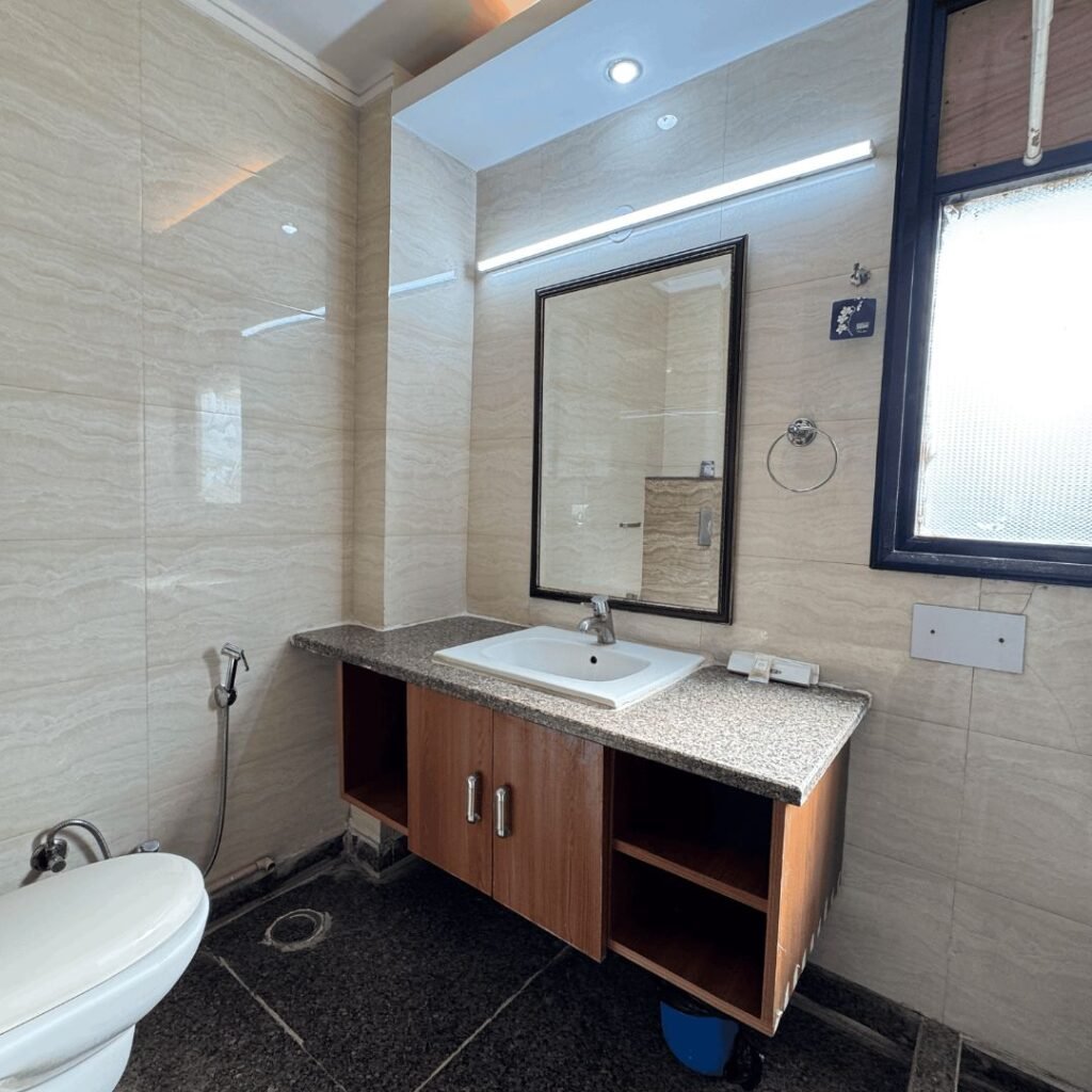 J-215 3BHK Service Apartment — photo 6